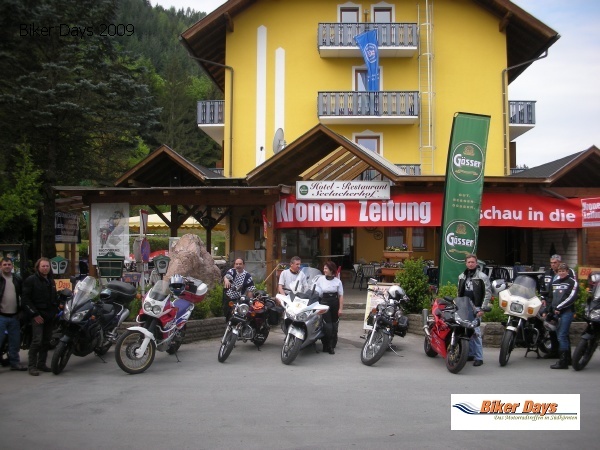 Segnung der Biker und deren Motorrder am 1. Mai 2009